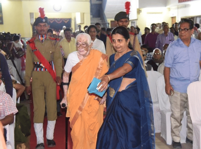 R.S Mundle Dharampeth Arts and Commerce College Nagpur Extra-Curricular photo 8